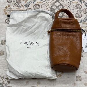 Fawn Brown bottle carrier